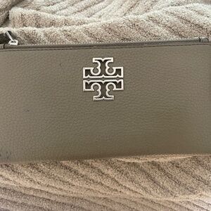 Tory Burch Slim Britten Wallet